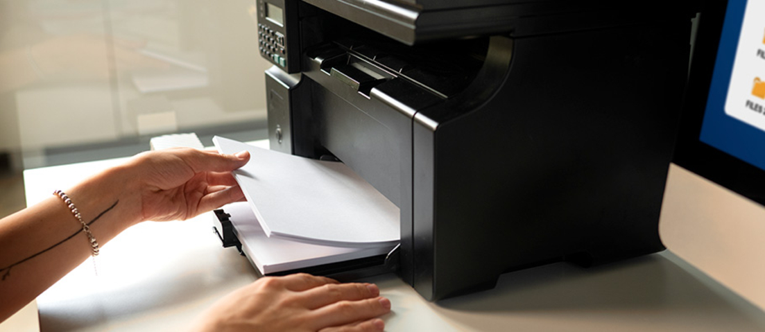 La impresora no recoge el papel