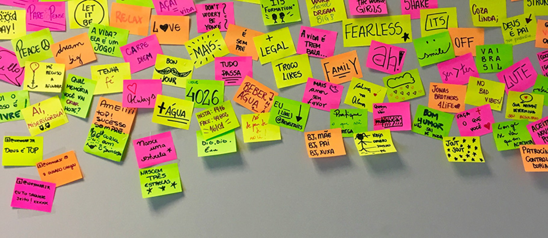 Cómo utilizar notas adhesivas o Post-It